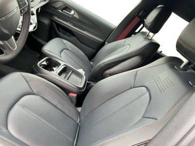 2027 Chrysler Pacifica PACIFICA SELECT AWD