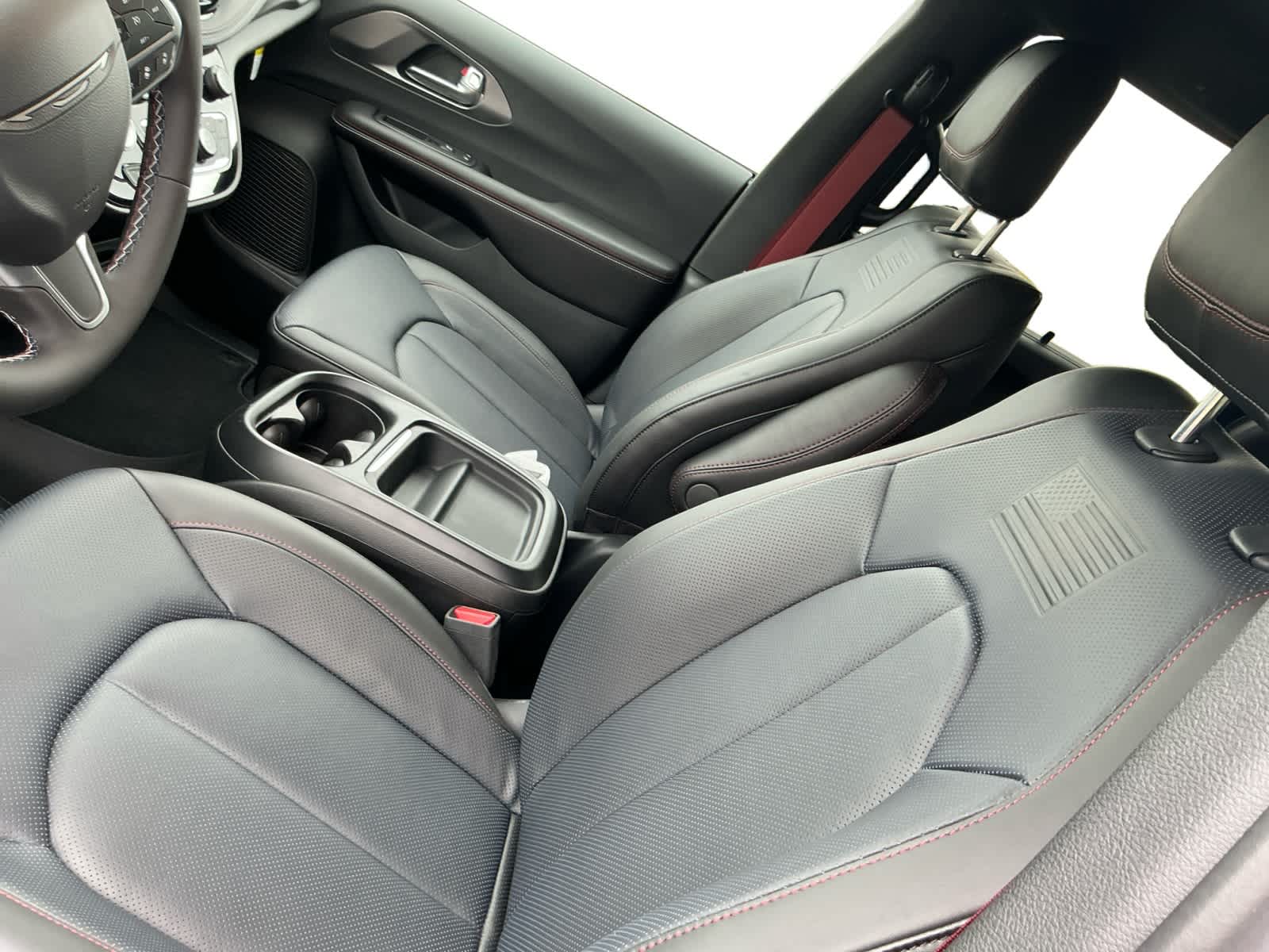 2027 Chrysler Pacifica PACIFICA SELECT AWD