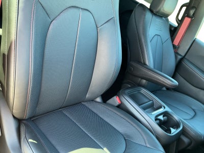 2027 Chrysler Pacifica PACIFICA SELECT AWD