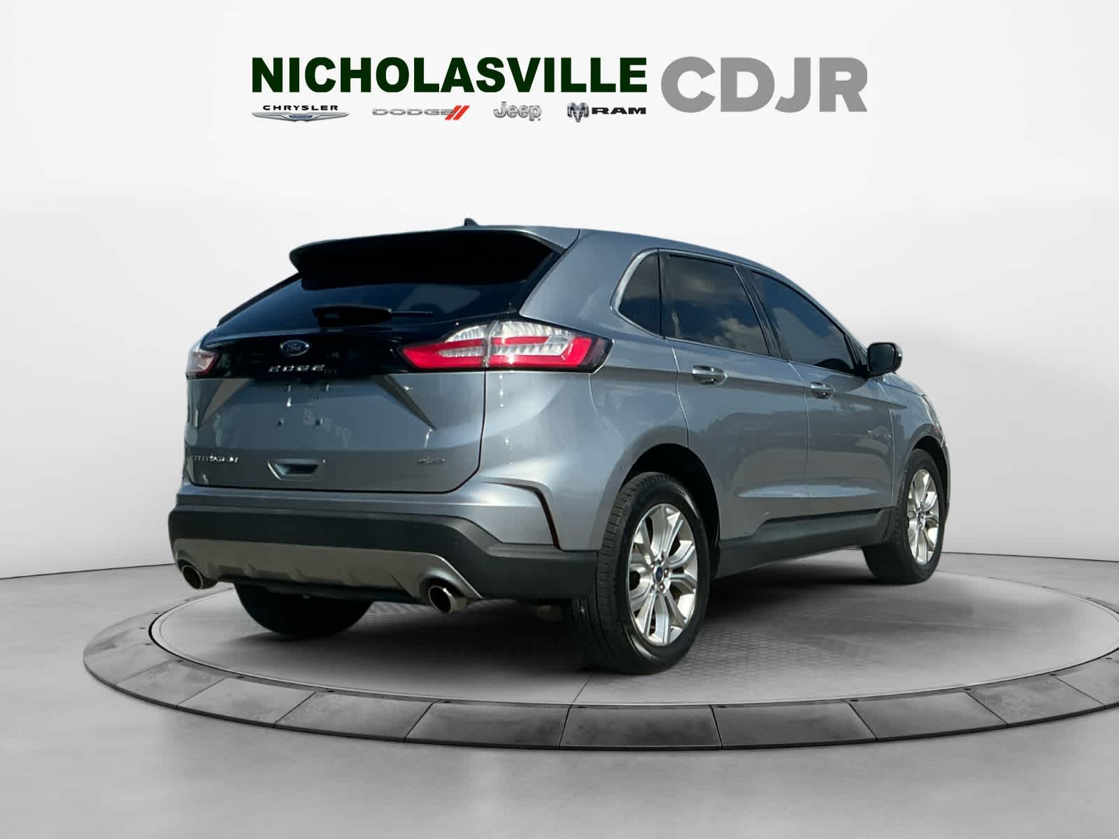 2022 Ford Edge Titanium