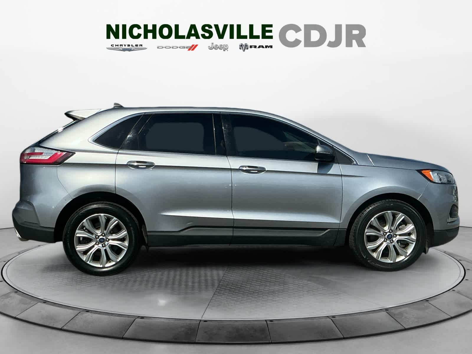 2022 Ford Edge Titanium
