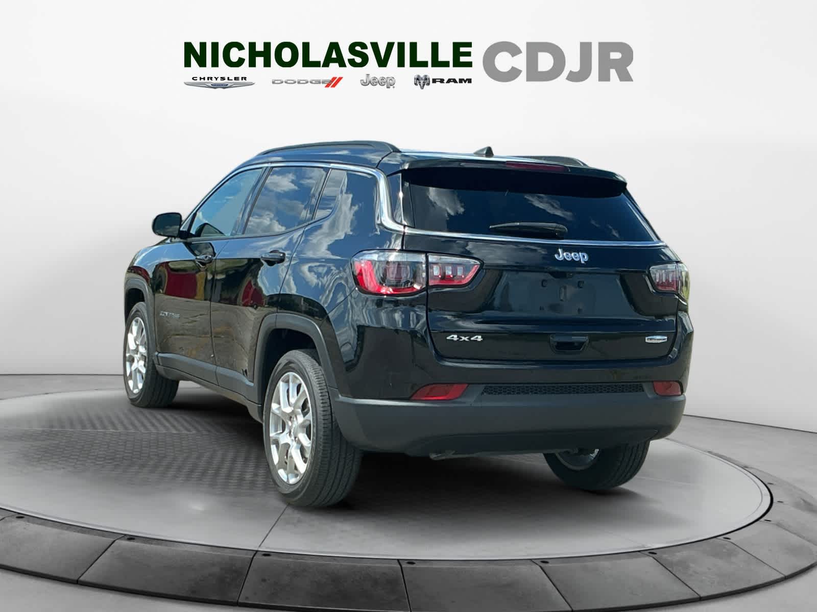 2024 Jeep Compass Latitude Lux FWD