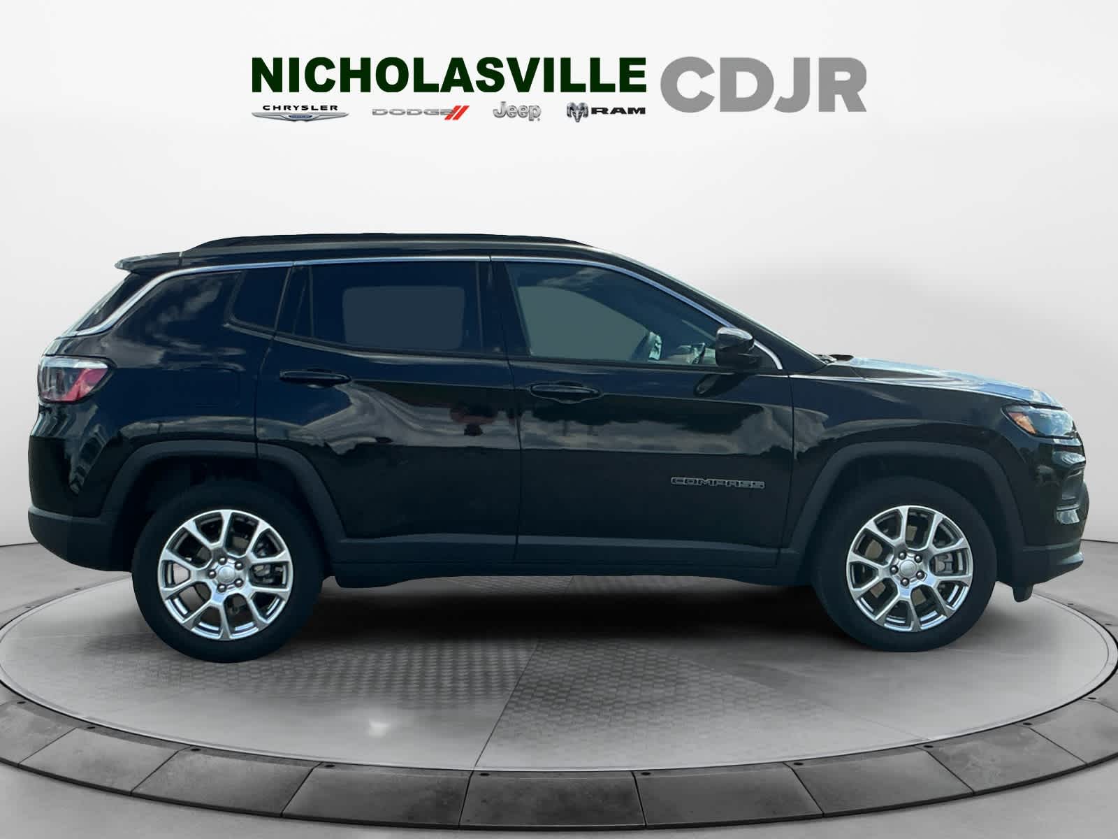 2024 Jeep Compass Latitude Lux FWD