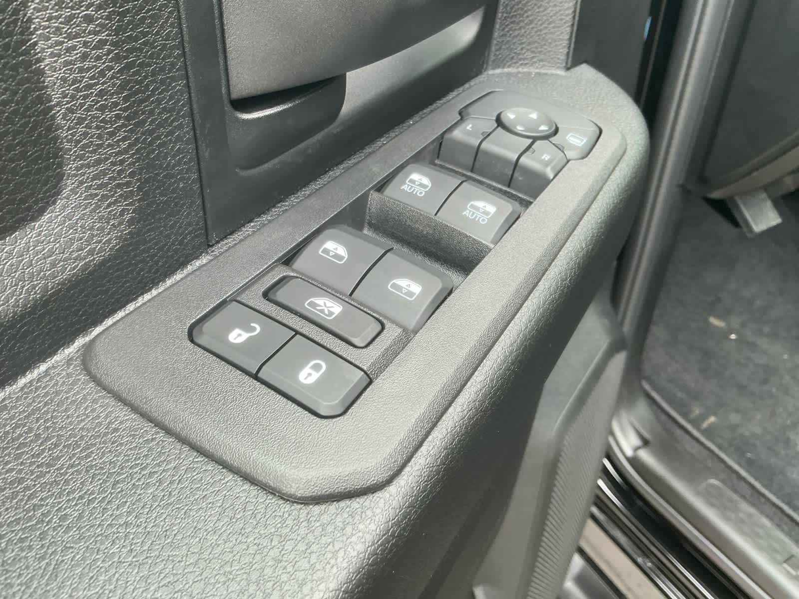 2026 RAM Ram 3500 RAM 3500 TRADESMAN CREW CAB 4X4 6'4' BOX