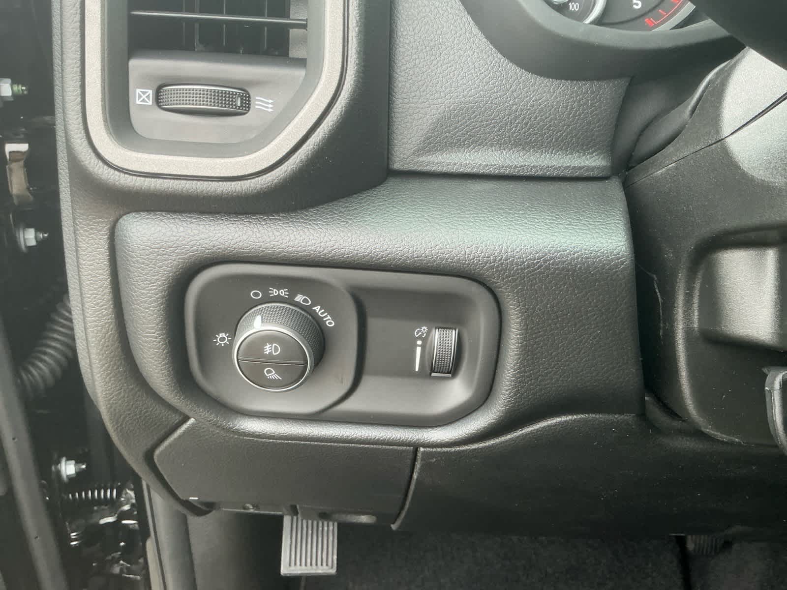 2026 RAM Ram 3500 RAM 3500 TRADESMAN CREW CAB 4X4 6'4' BOX