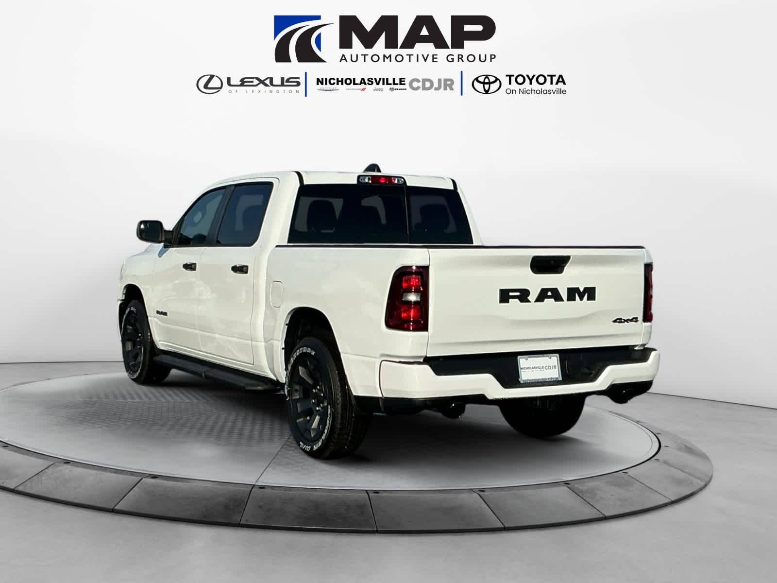 2026 RAM Ram 1500 RAM 1500 EXPRESS CREW CAB 4X4 5'7' BOX