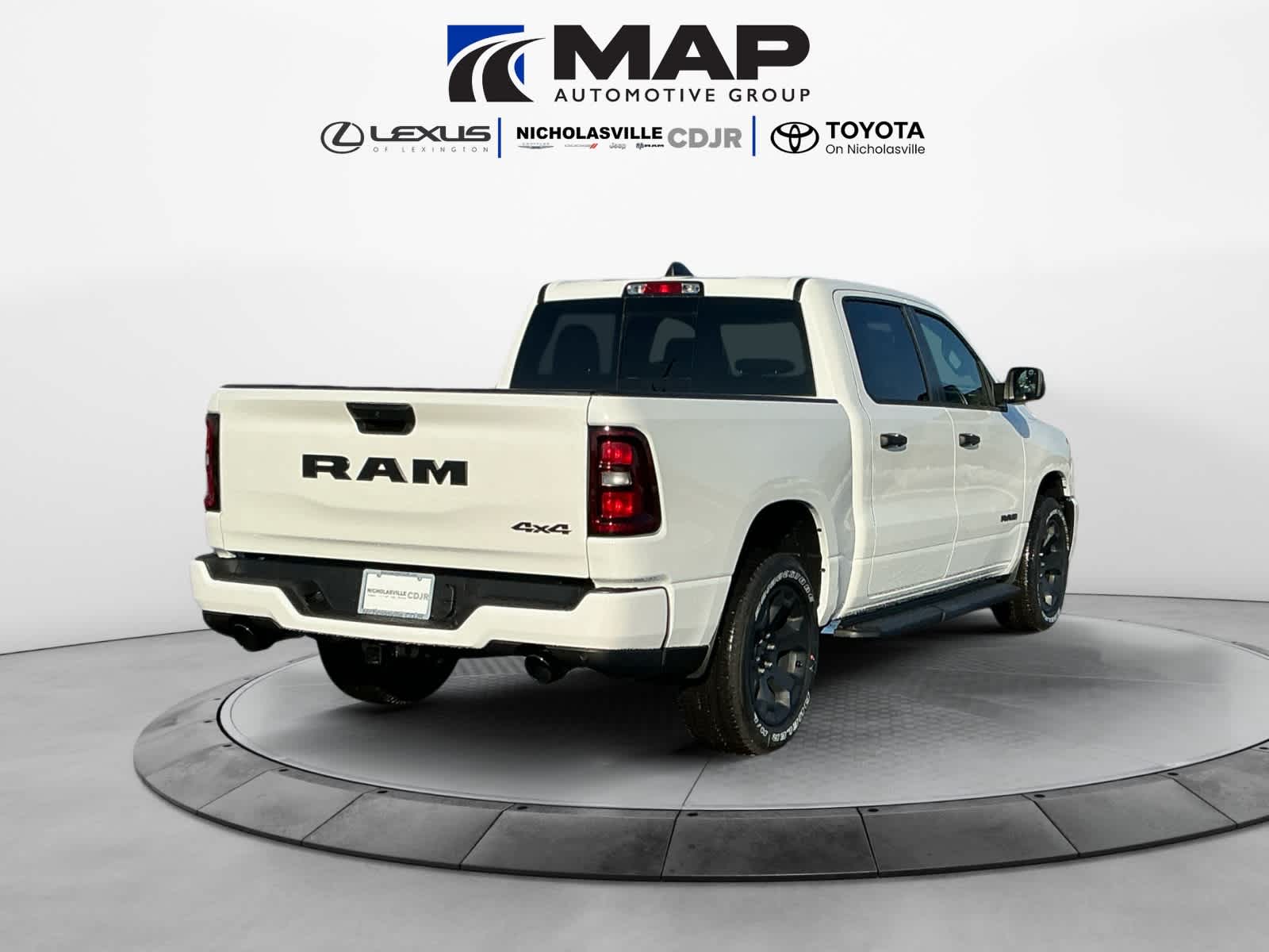 2026 RAM Ram 1500 RAM 1500 EXPRESS CREW CAB 4X4 5'7' BOX