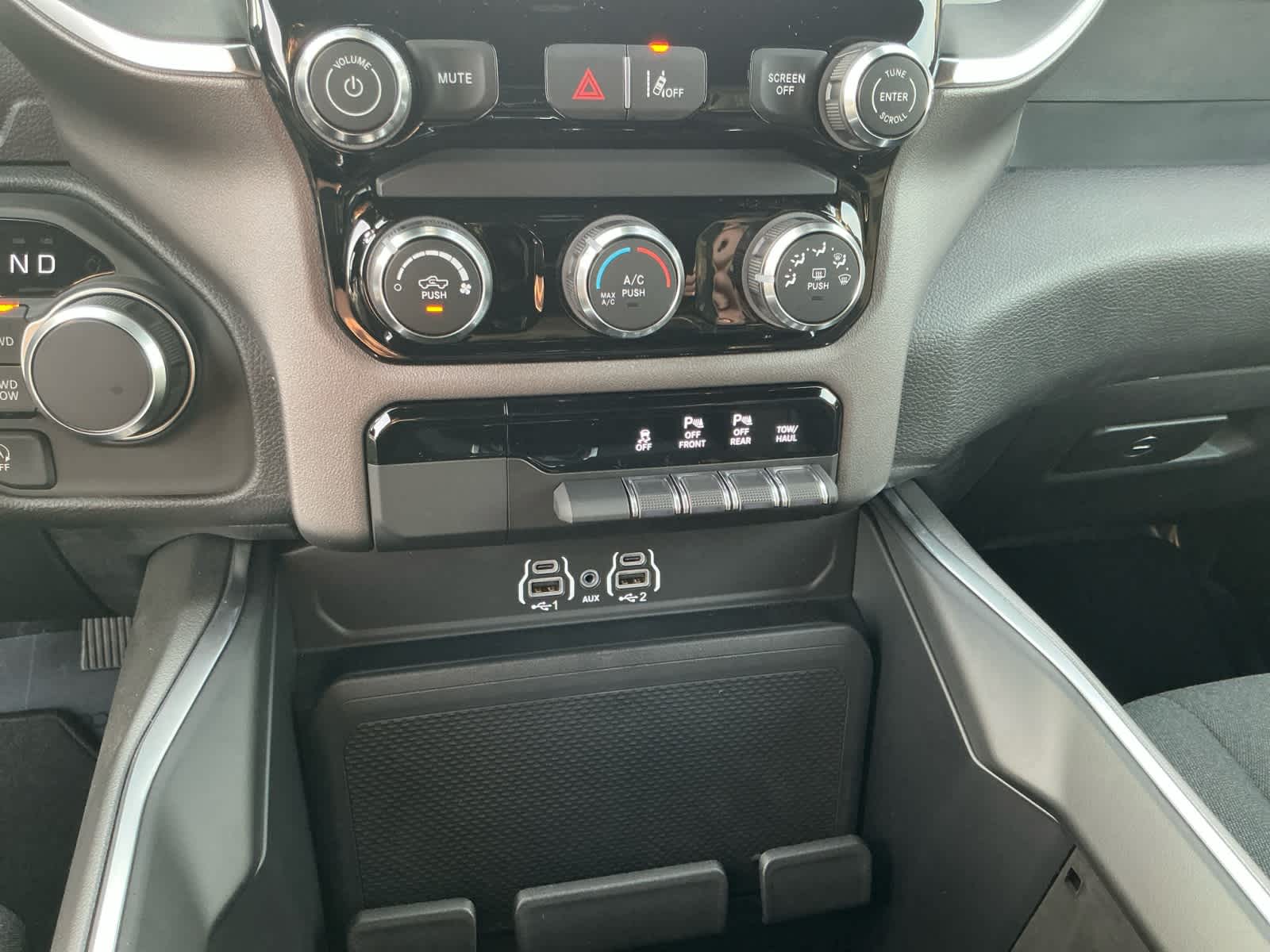 2026 RAM Ram 1500 RAM 1500 EXPRESS CREW CAB 4X4 5'7' BOX