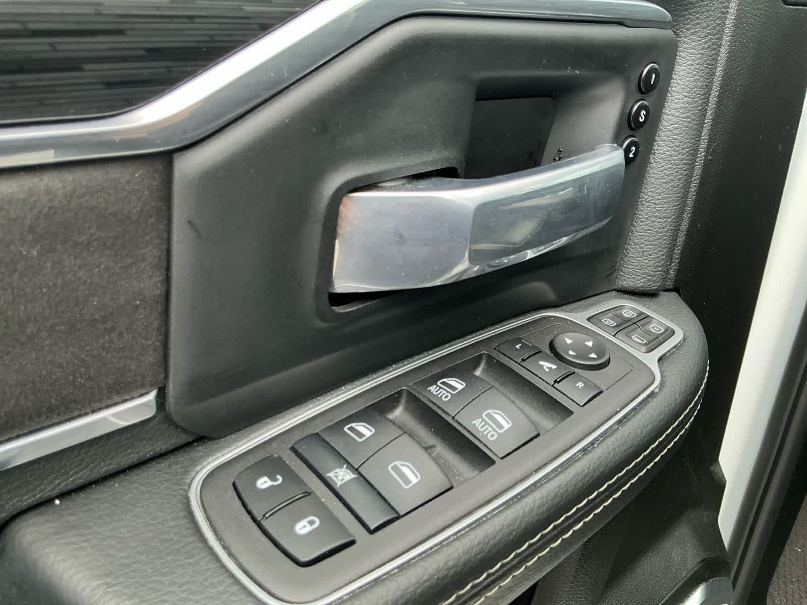 2024 RAM 2500 Laramie Crew Cab 4x4 6'4' Box