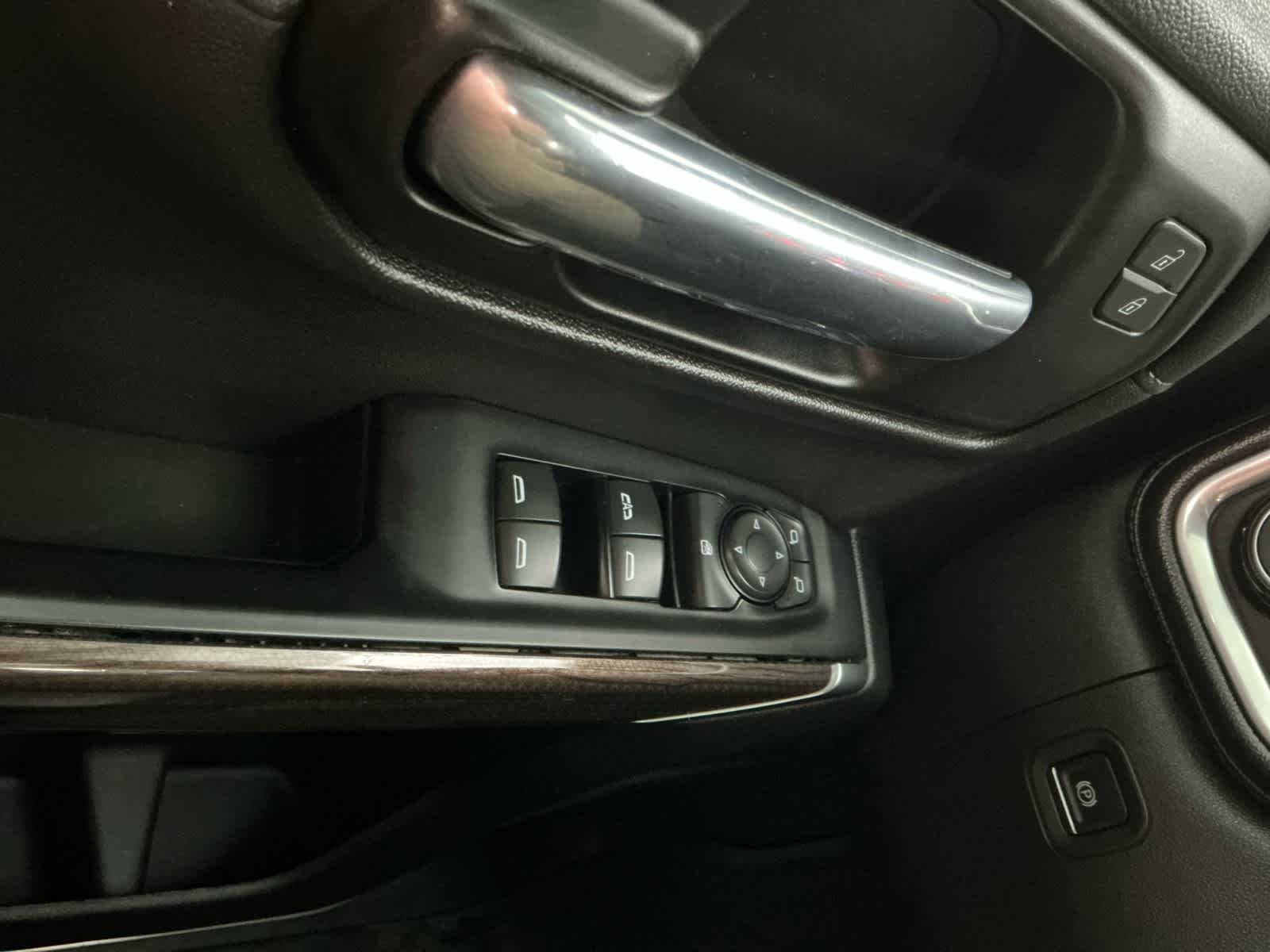 2020 Chevrolet Silverado 1500 4WD Crew Cab Short Bed RST