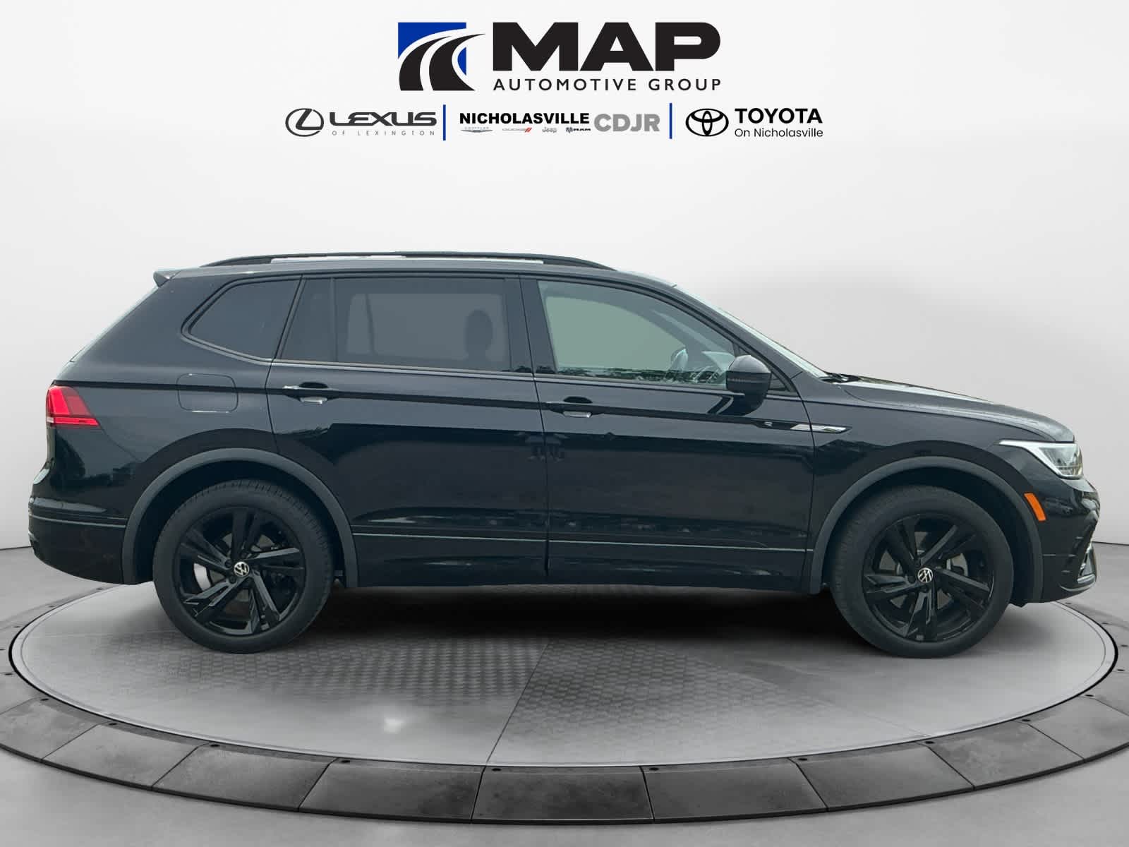 2023 Volkswagen Tiguan 2.0T SE R-Line Black