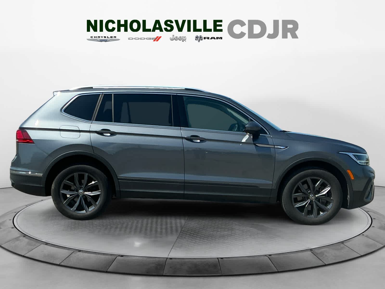2023 Volkswagen Tiguan 2.0T SE