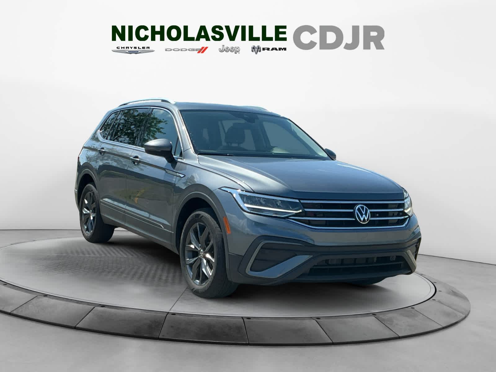 2023 Volkswagen Tiguan 2.0T SE