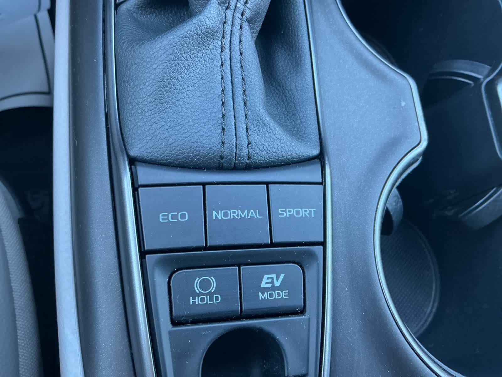 2024 Toyota Camry Hybrid SE