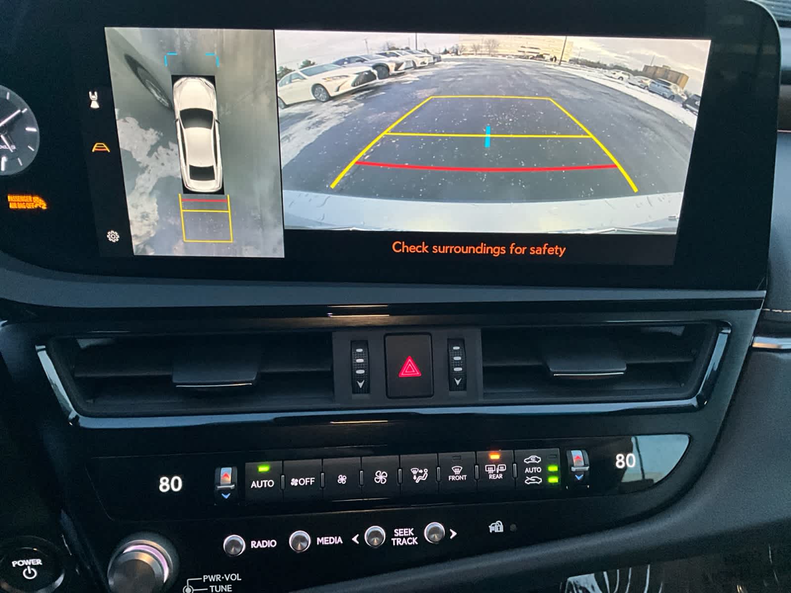 2023 Lexus ES 300h Luxury