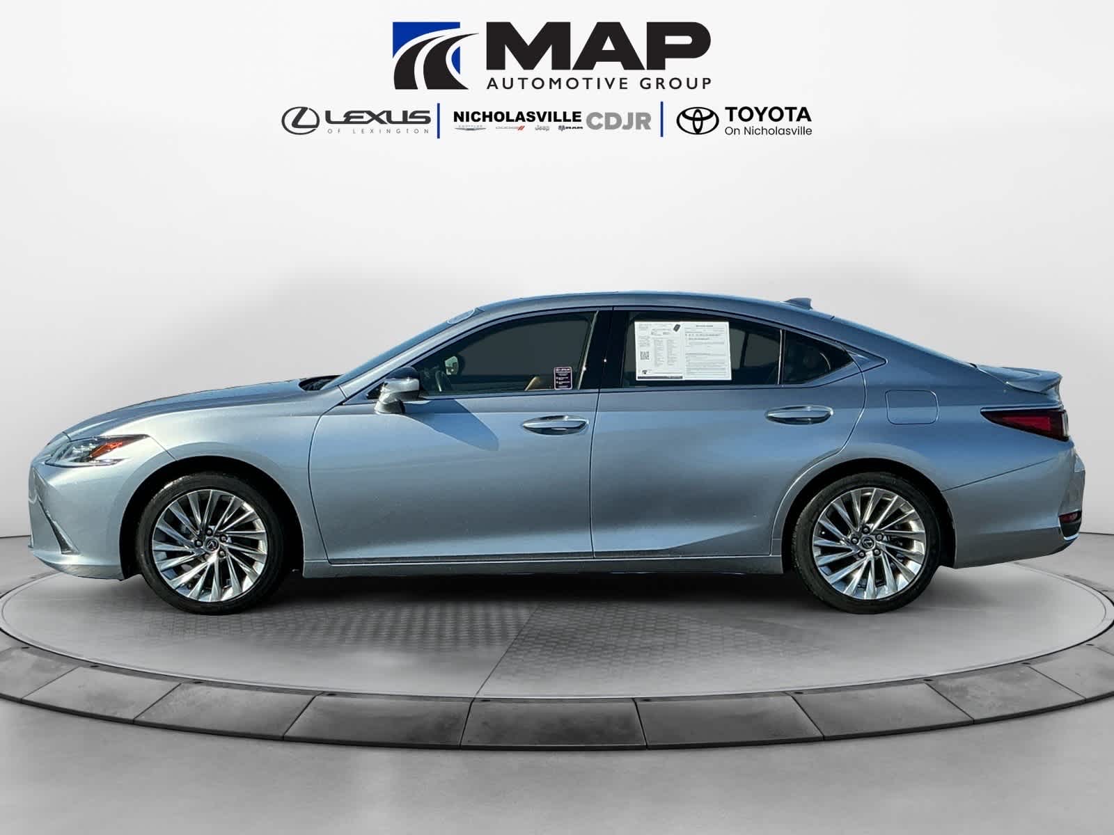 2023 Lexus ES 300h Luxury