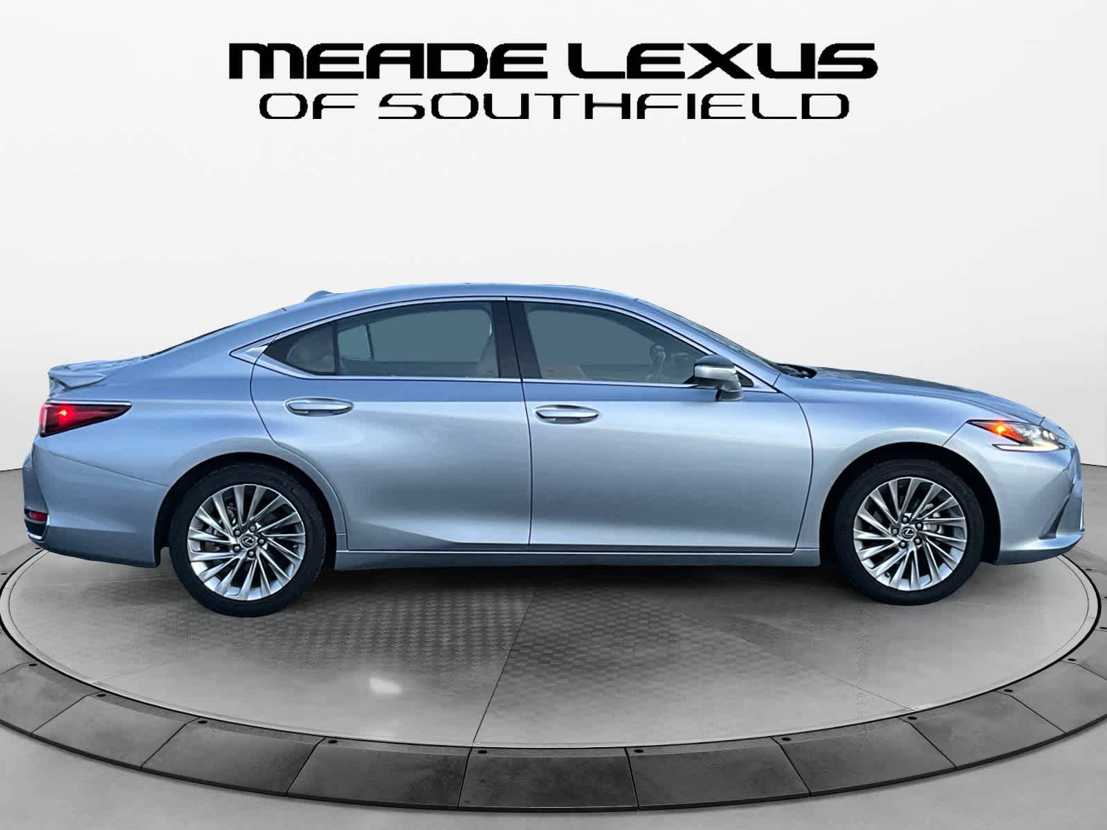 2023 Lexus ES 300h Luxury