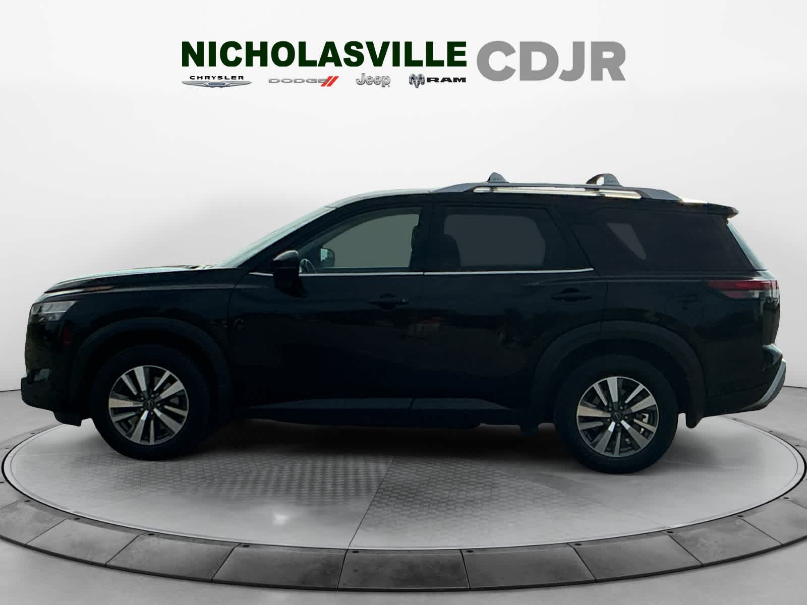 2023 Nissan Pathfinder SL 4WD
