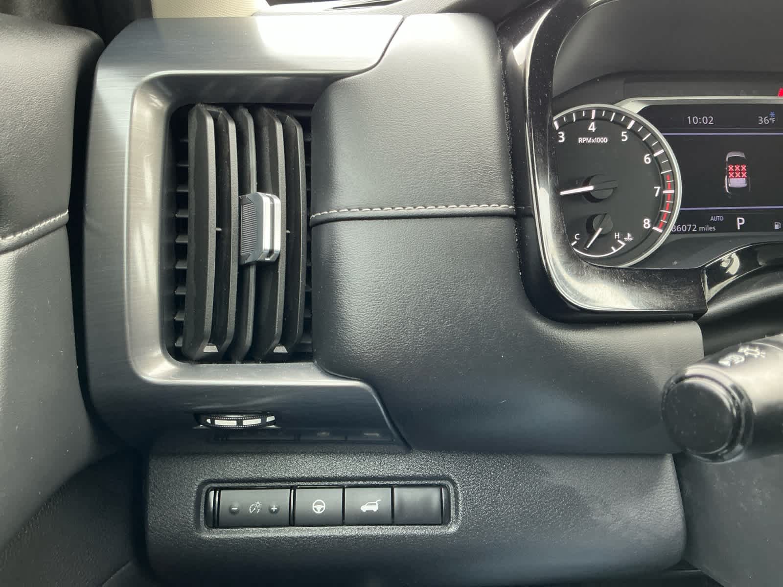 2023 Nissan Pathfinder SL 4WD