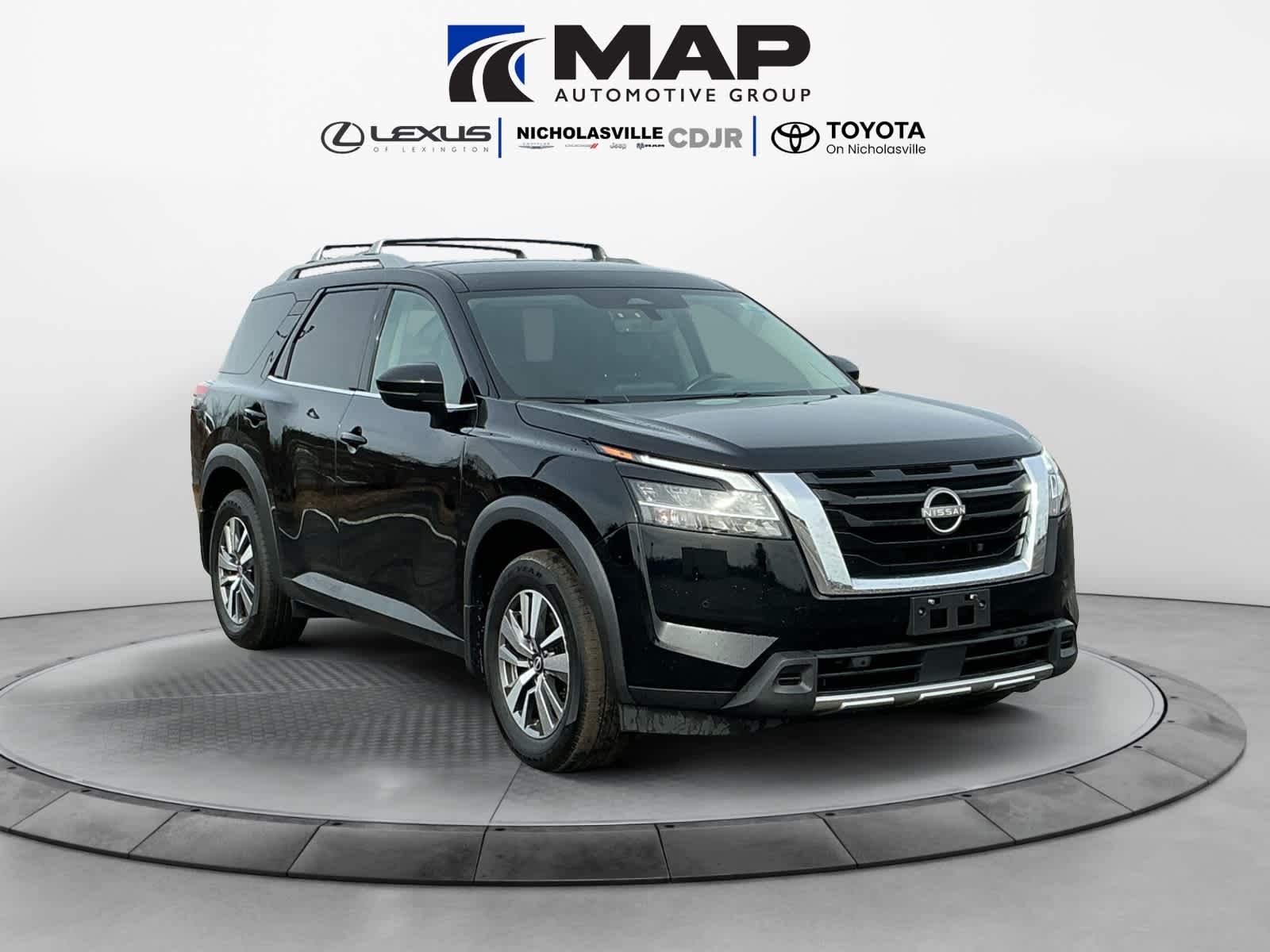 2023 Nissan Pathfinder SL 4WD