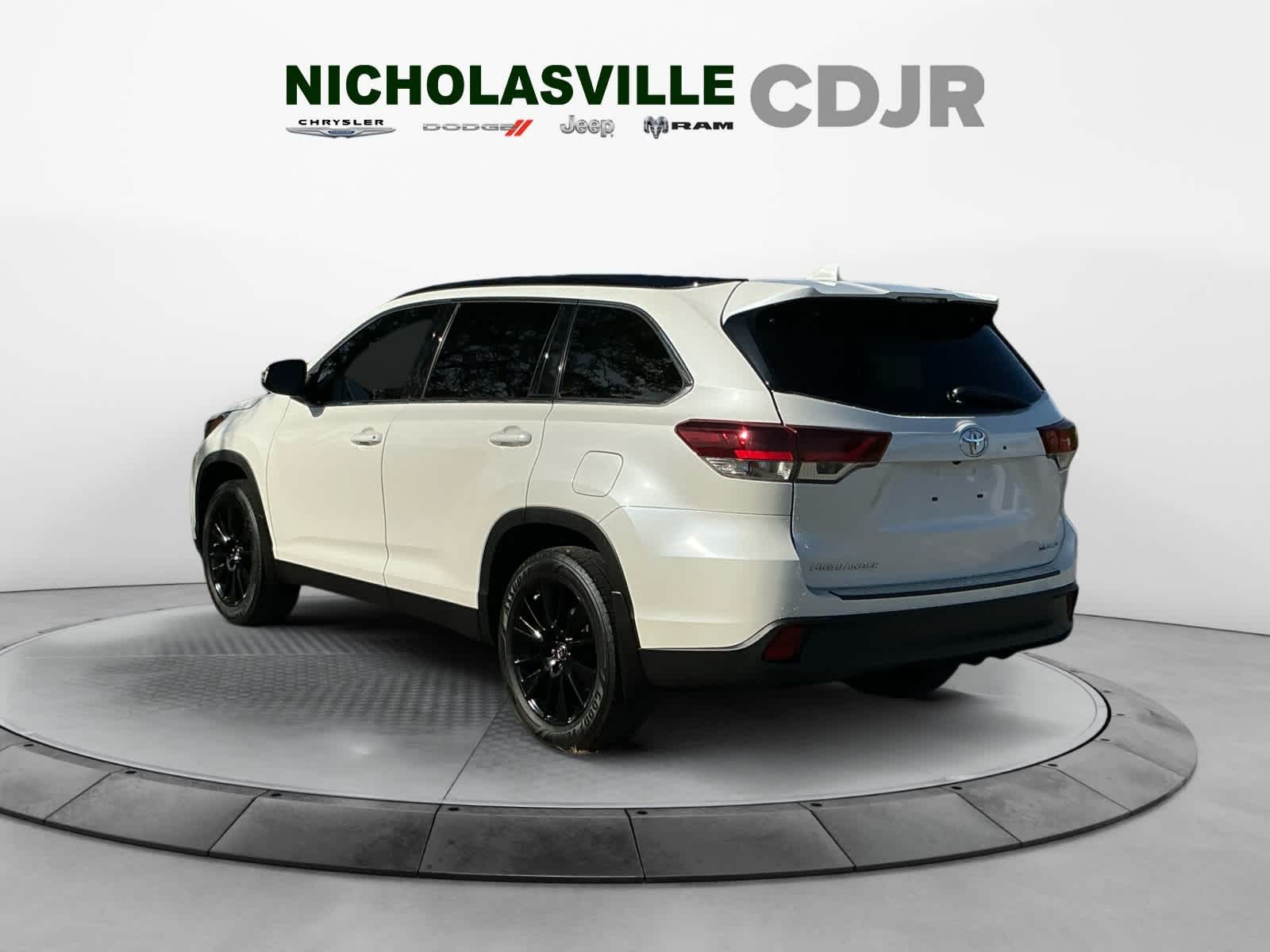 2019 Toyota Highlander SE