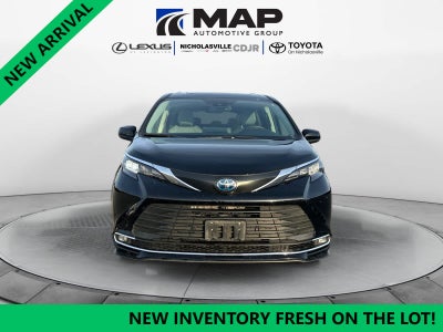2024 Toyota Sienna XLE