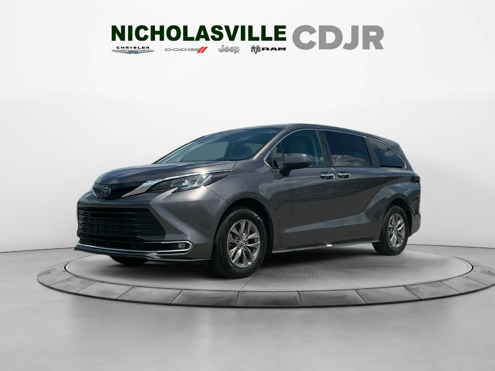 2023 Toyota Sienna XLE
