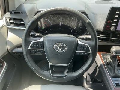 2023 Toyota Sienna XLE