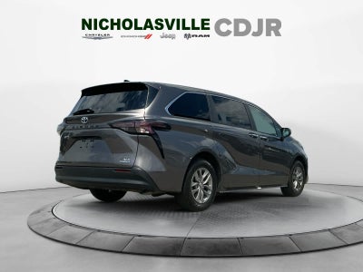 2023 Toyota Sienna XLE