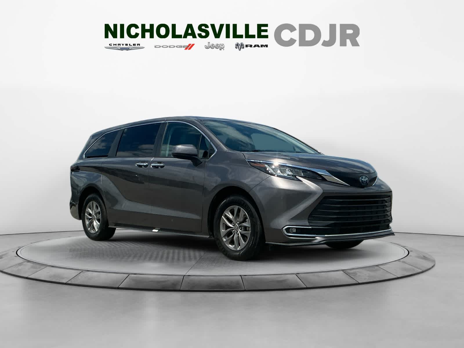 2023 Toyota Sienna XLE