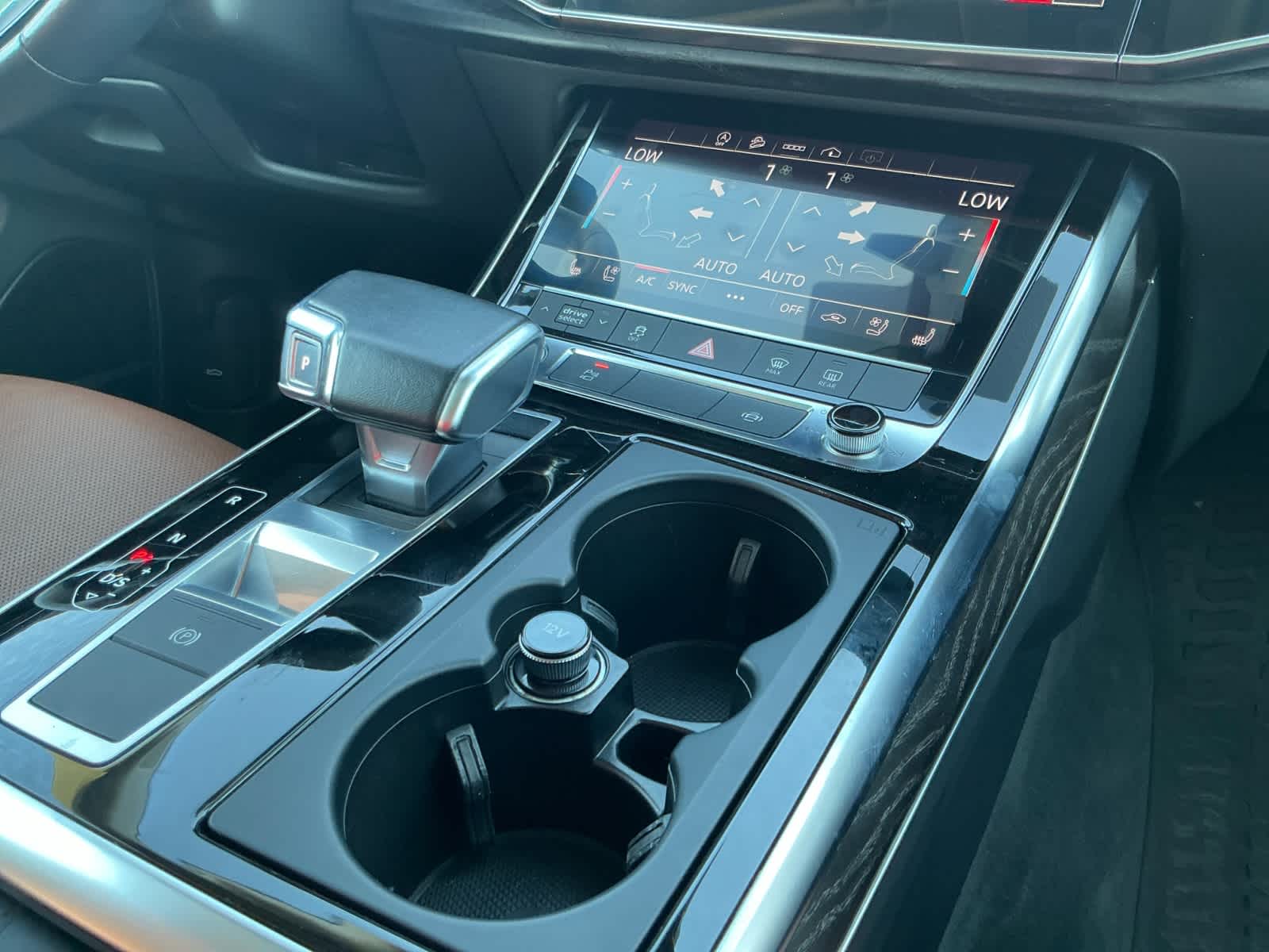 2022 Audi Q8 Premium Plus 55 TFSI quattro Tiptronic