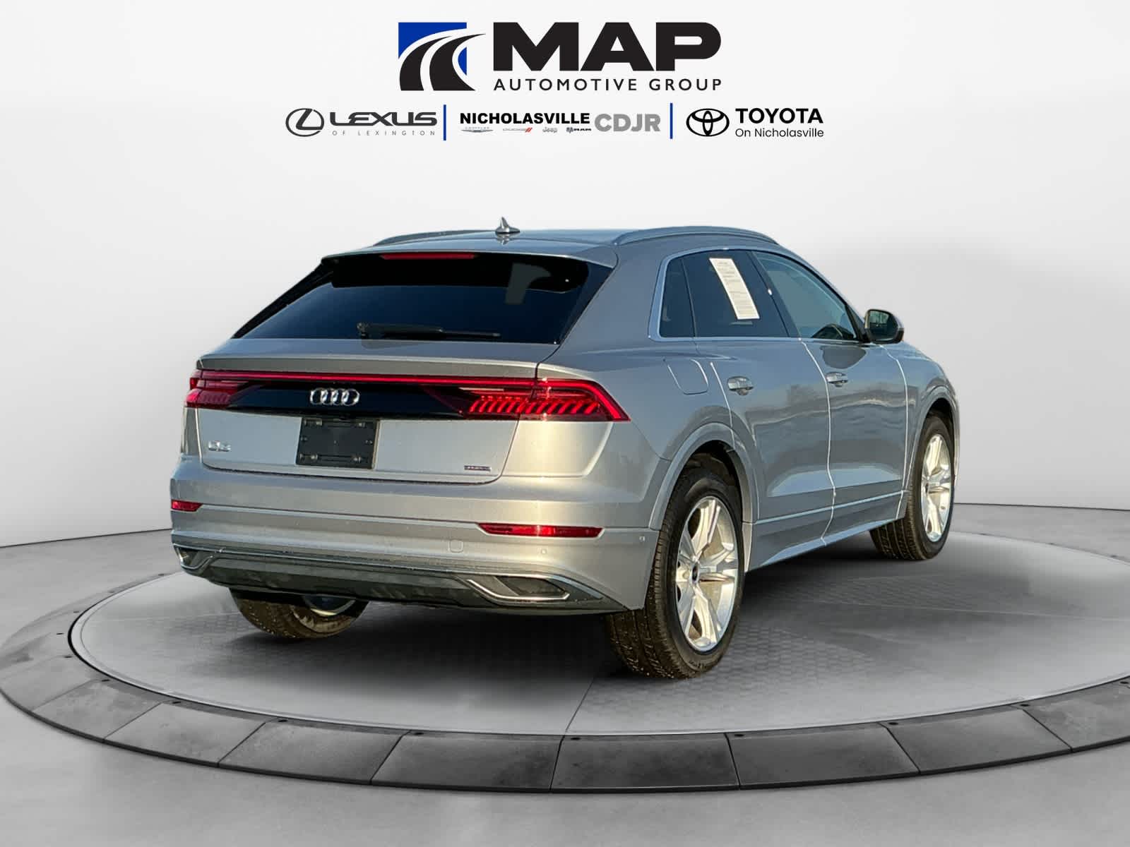 2022 Audi Q8 Premium Plus 55 TFSI quattro Tiptronic