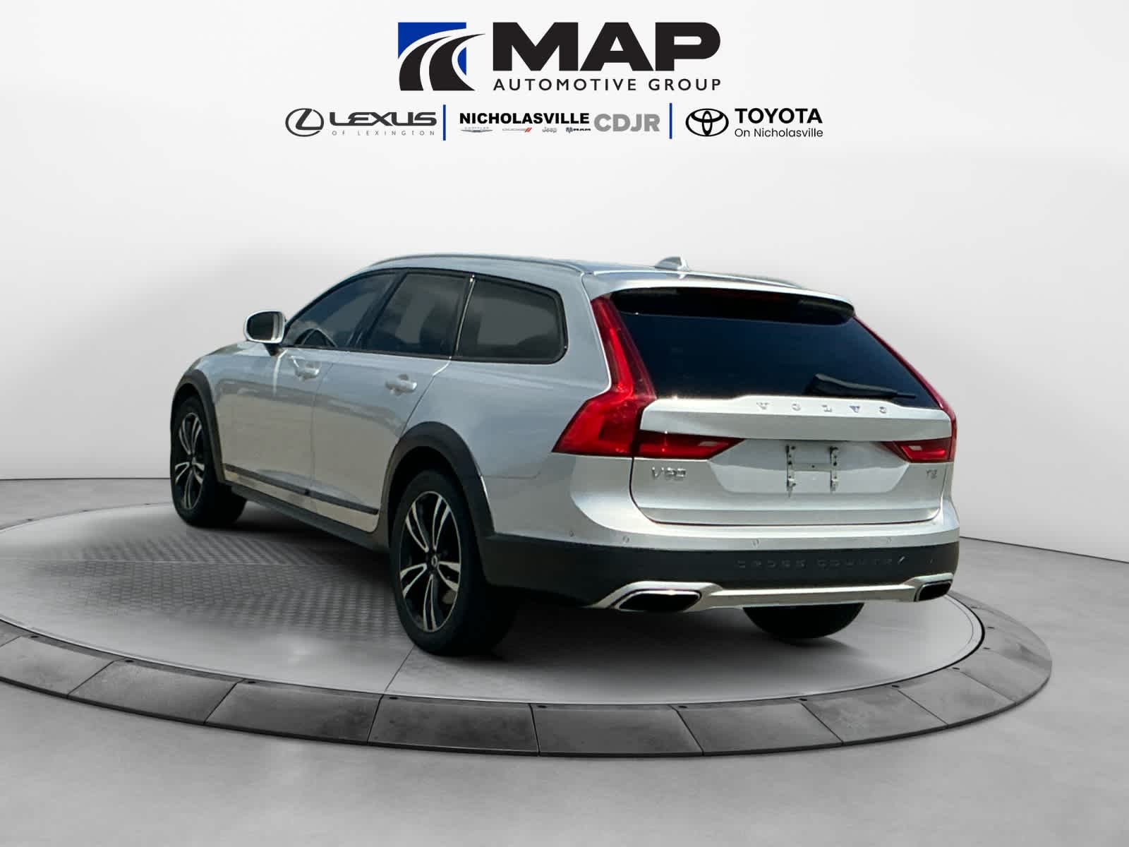 2018 Volvo V90 Cross Country T5