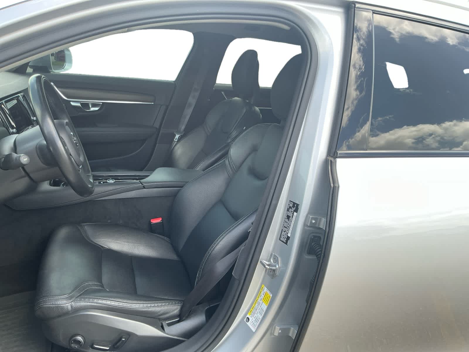 2018 Volvo V90 Cross Country T5