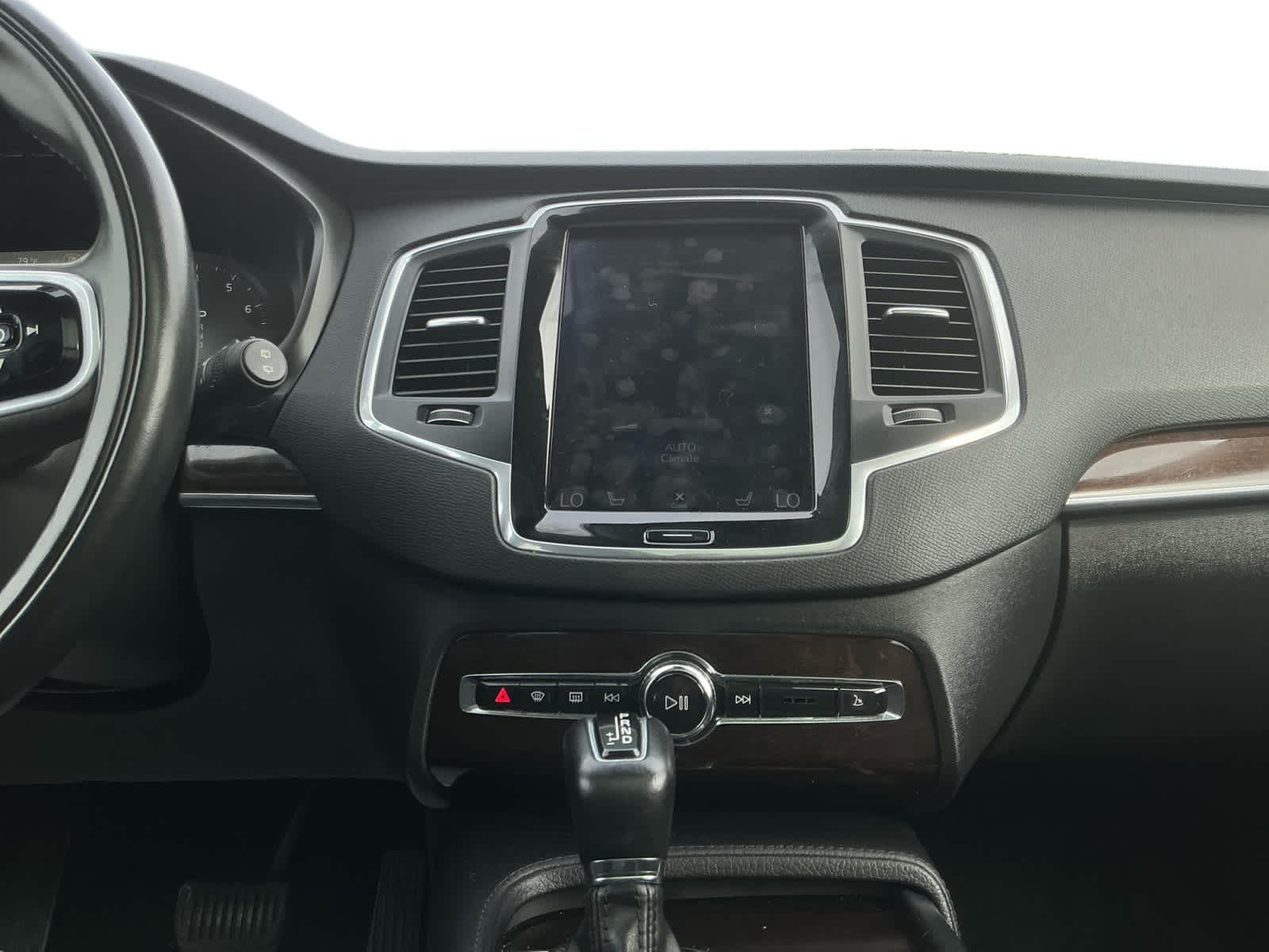2019 Volvo XC90 T6 Momentum