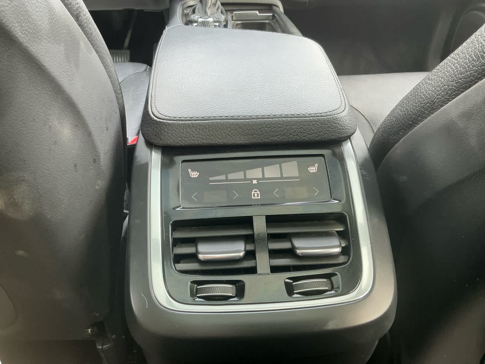 2019 Volvo XC90 T6 Momentum