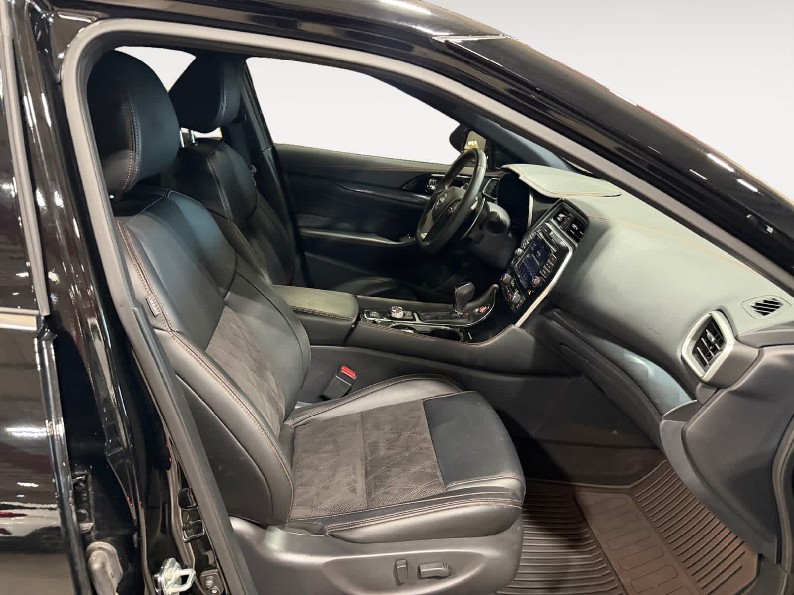 2023 Nissan Maxima SR