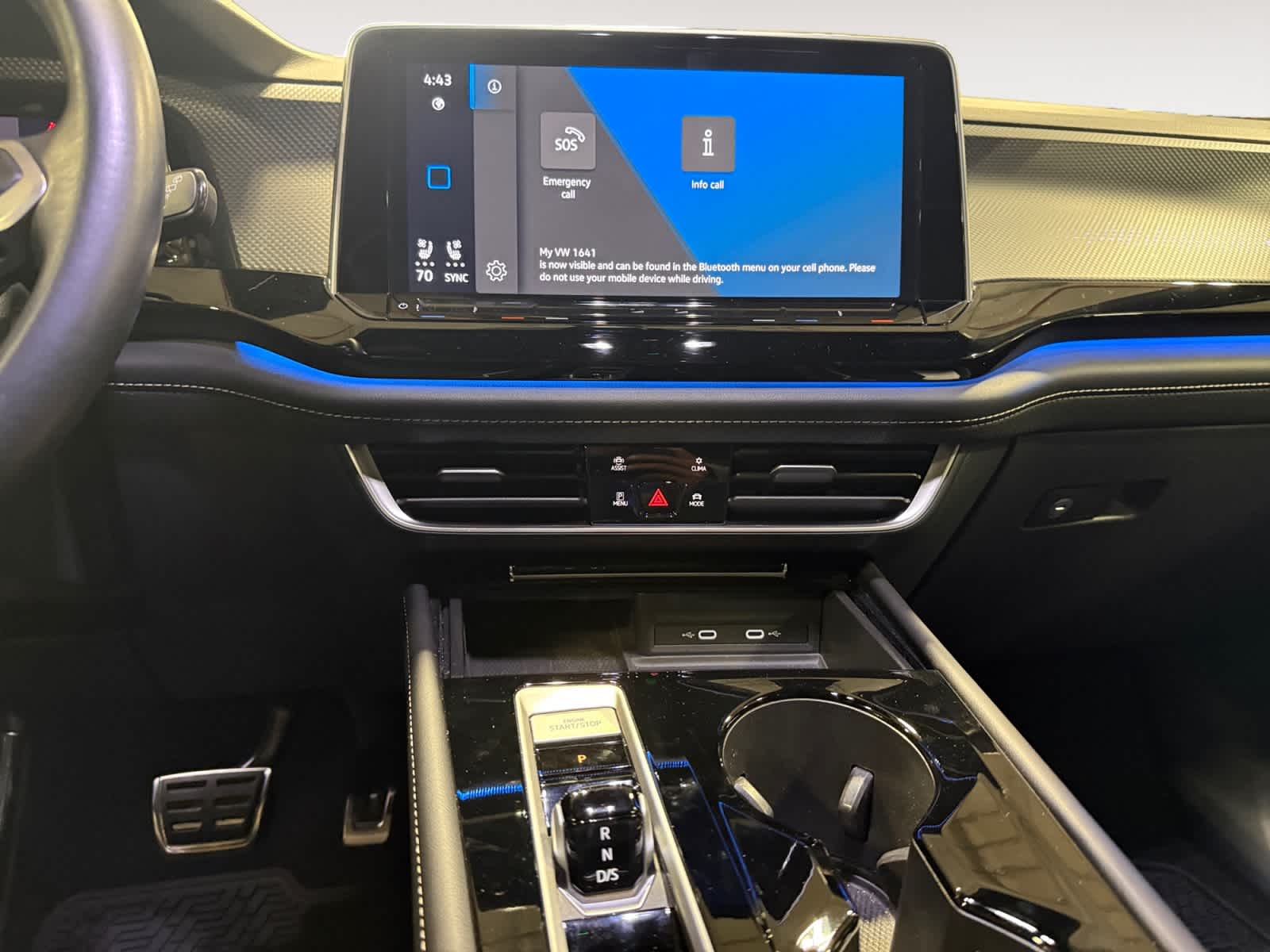 2024 Volkswagen Atlas Cross Sport 2.0T SEL Premium R-Line