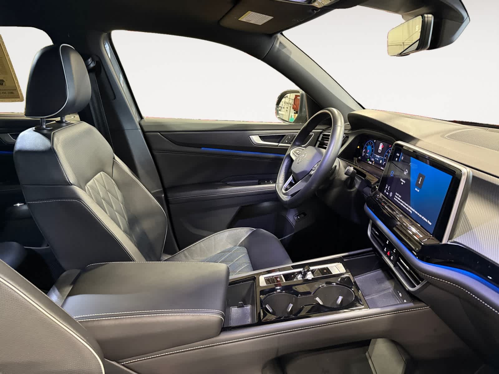 2024 Volkswagen Atlas Cross Sport 2.0T SEL Premium R-Line