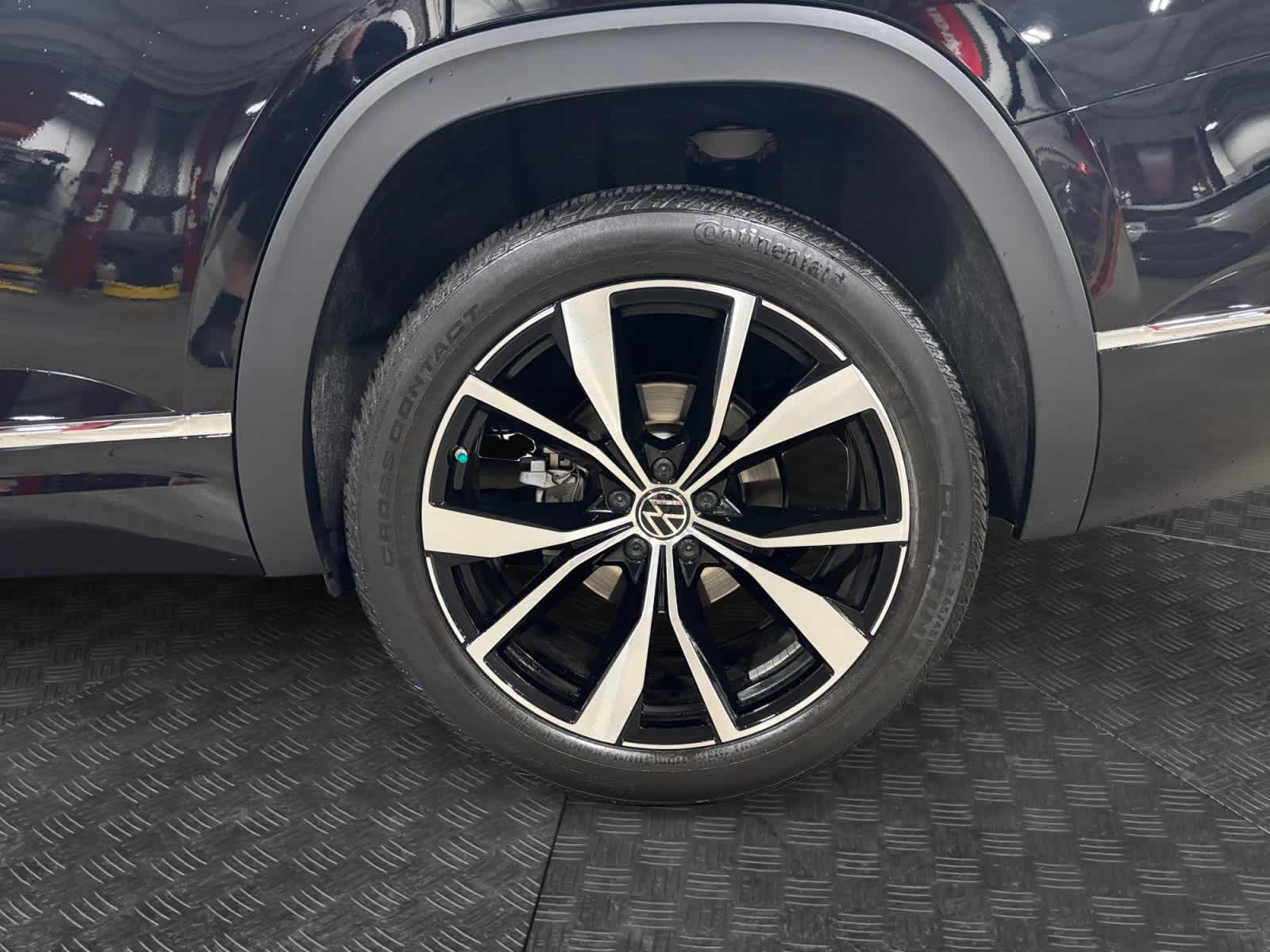 2025 Volkswagen Atlas 2.0T SEL Premium R-Line
