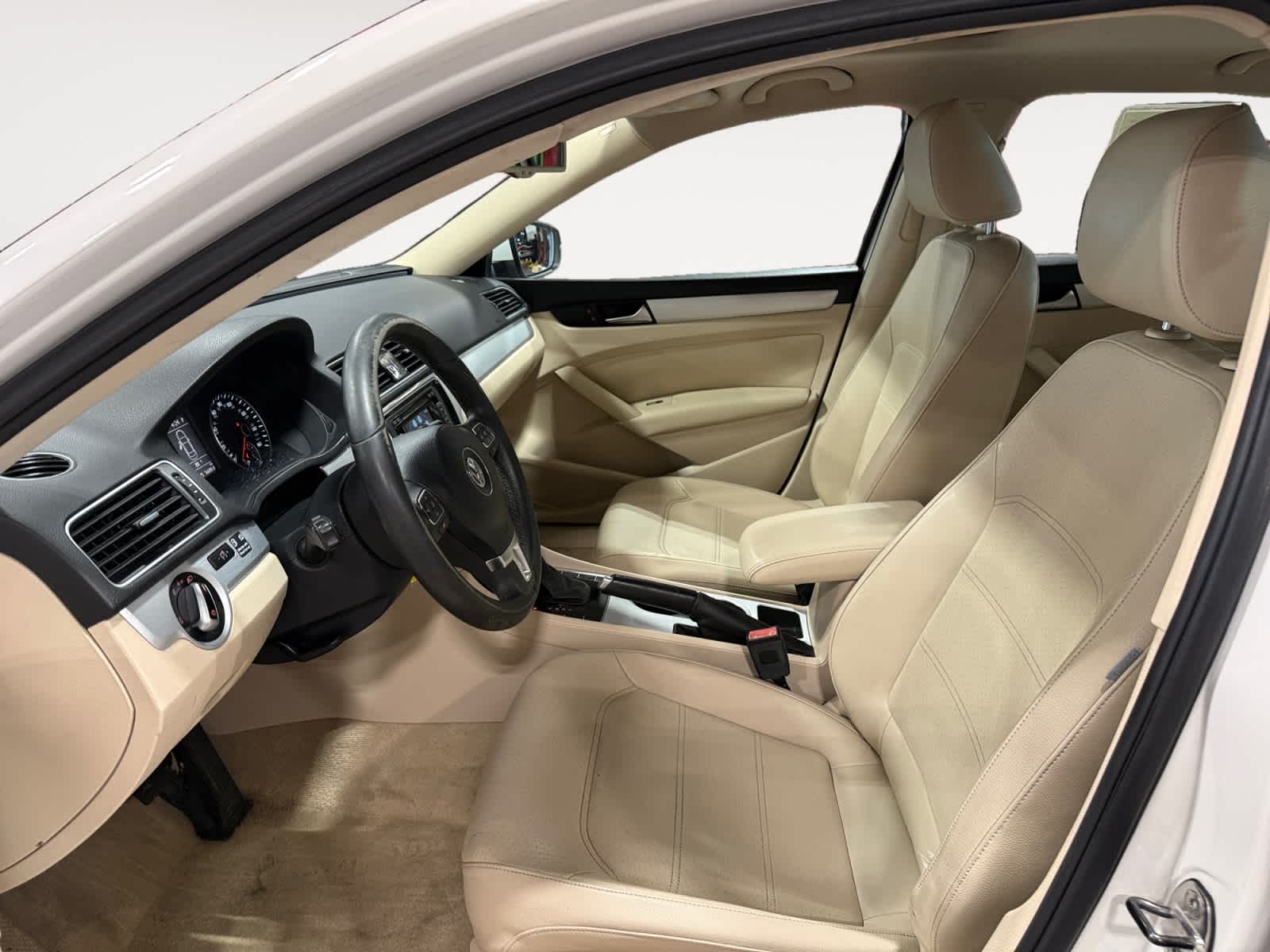 2013 Volkswagen Passat TDI SE w/Sunroof