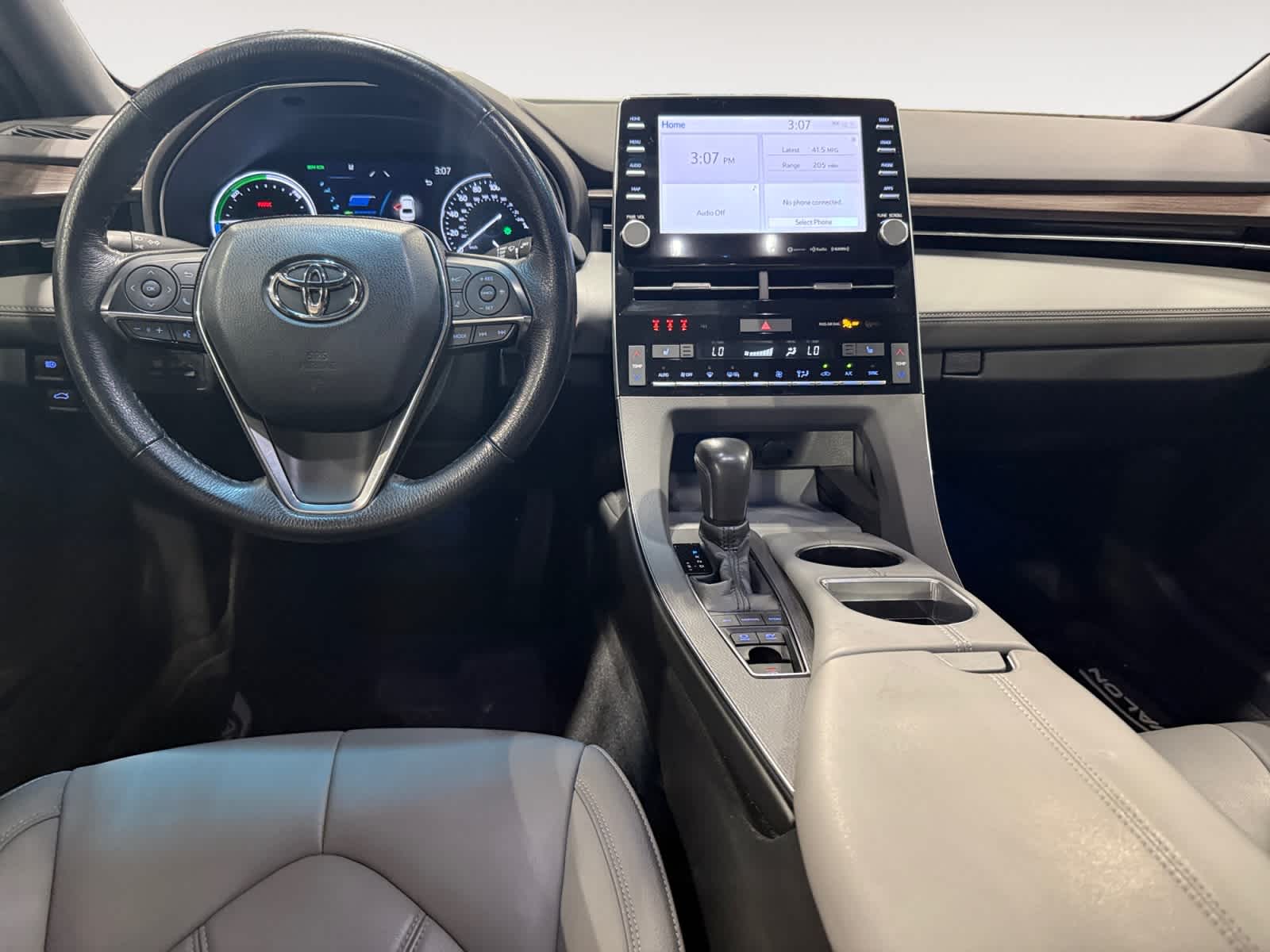 2020 Toyota Avalon Hybrid XLE