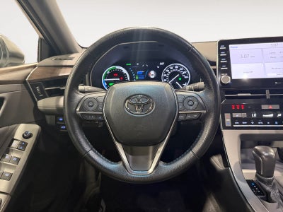 2020 Toyota Avalon Hybrid XLE