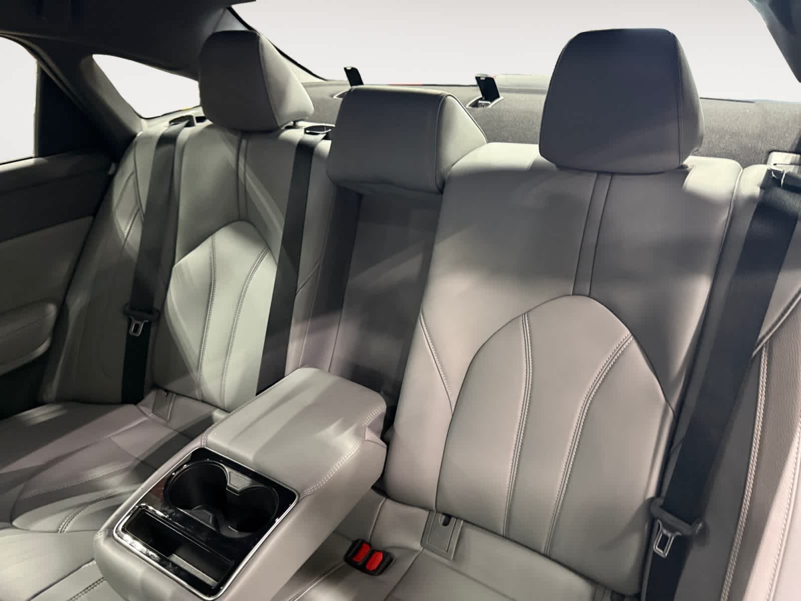 2020 Toyota Avalon Hybrid XLE