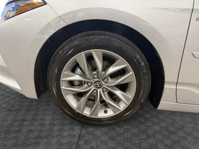 2020 Toyota Avalon Hybrid XLE