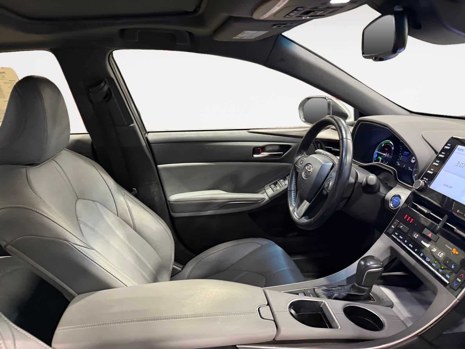2020 Toyota Avalon Hybrid XLE