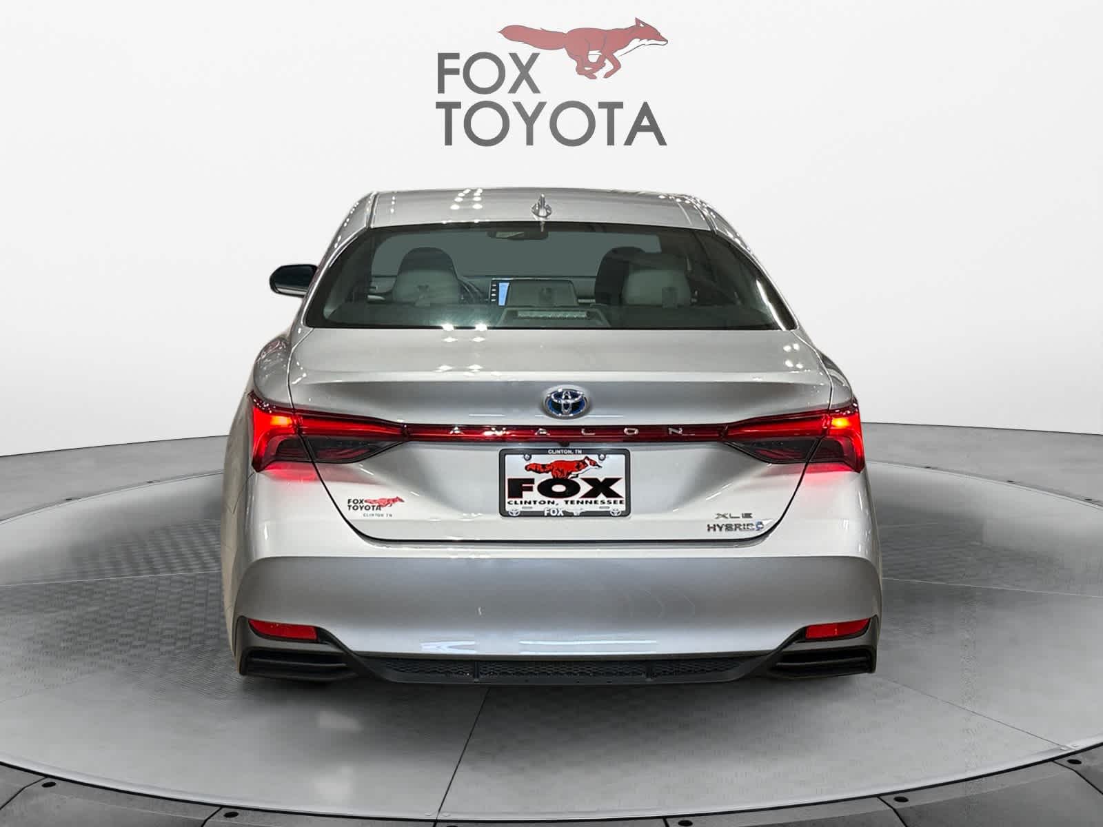 2020 Toyota Avalon Hybrid XLE