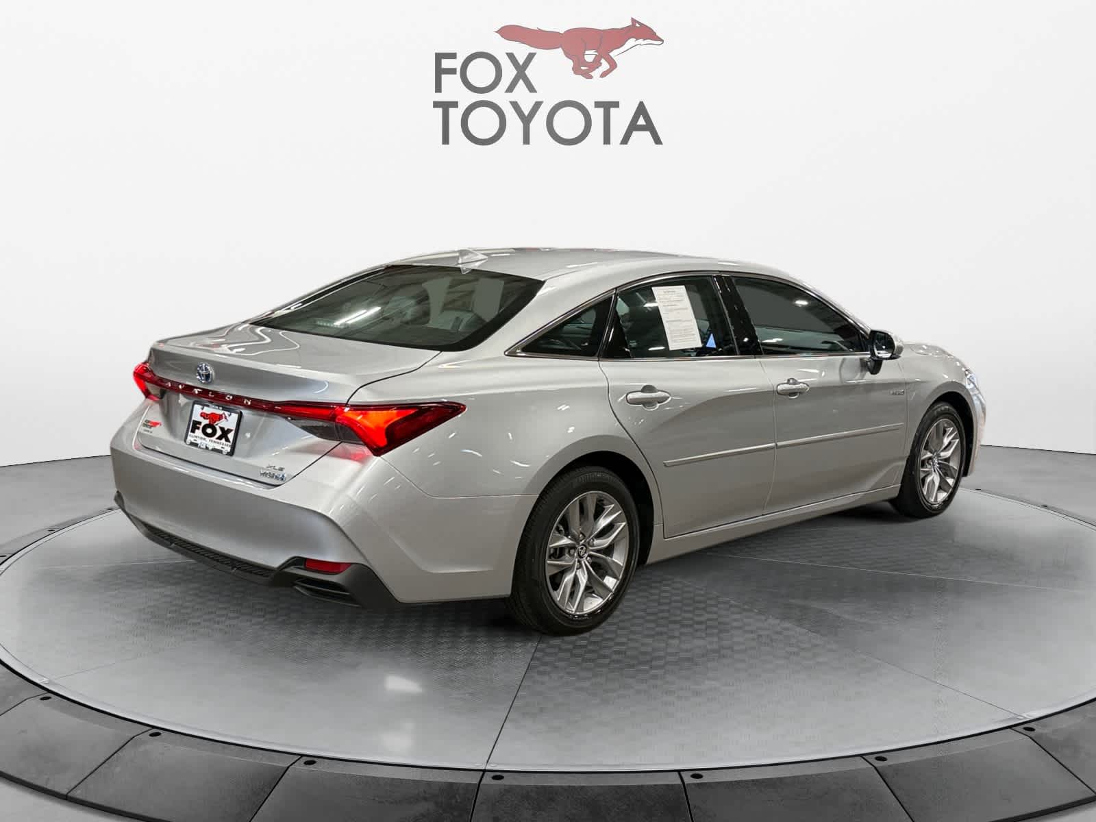 2020 Toyota Avalon Hybrid XLE