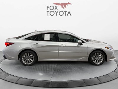 2020 Toyota Avalon Hybrid XLE