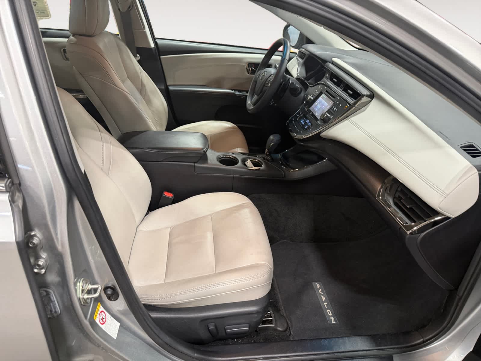 2016 Toyota Avalon XLE